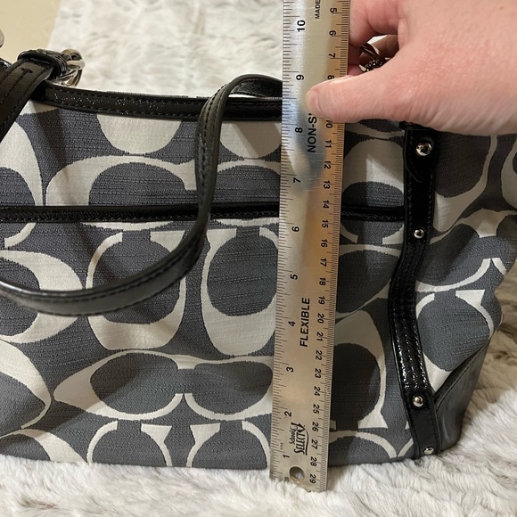 Coach purse with double over the shoulder straps - Picture 10 of 12